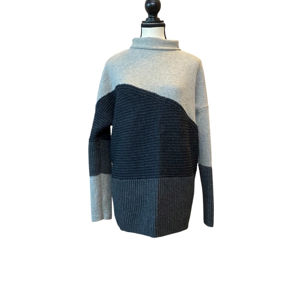 3 shades of gray 51% wool mock turtleneck EUC SIZE XL dropped shoulders